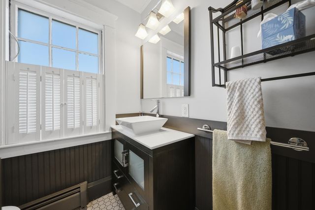 2484 Elm Street, Manchester, NH 03104