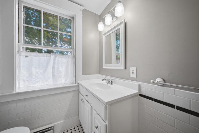 2484 Elm Street, Manchester, NH 03104
