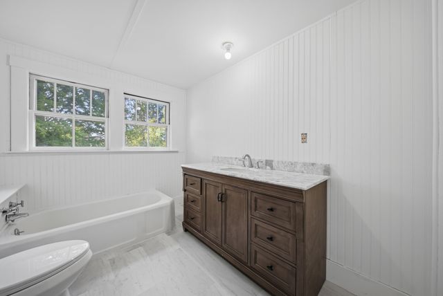 2484 Elm Street, Manchester, NH 03104