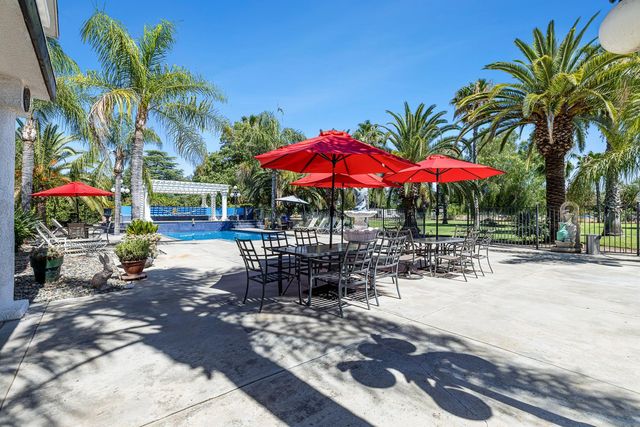 7207 E Bremer Avenue, Fresno, CA 93737