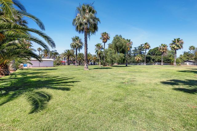 7207 E Bremer Avenue, Fresno, CA 93737