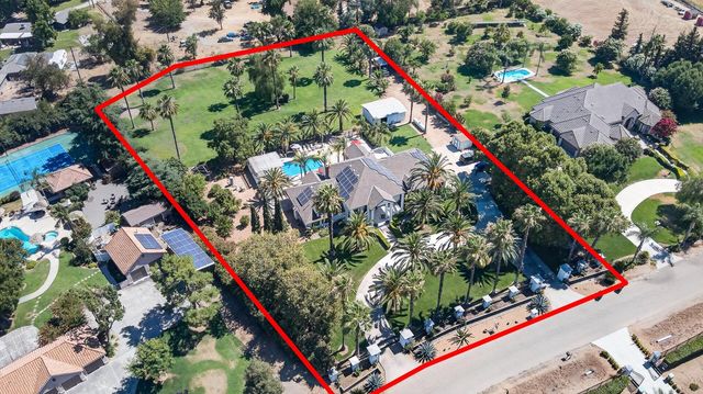 7207 E Bremer Avenue, Fresno, CA 93737