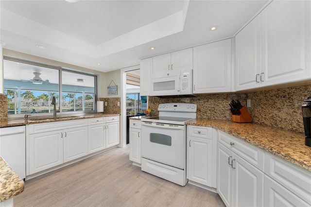 946 MESSINA DR, Punta Gorda, FL 33950