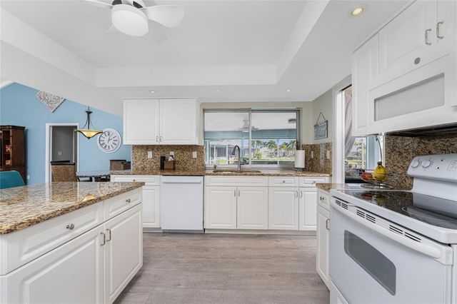 946 MESSINA DR, Punta Gorda, FL 33950