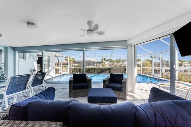 946 MESSINA DR, Punta Gorda, FL 33950