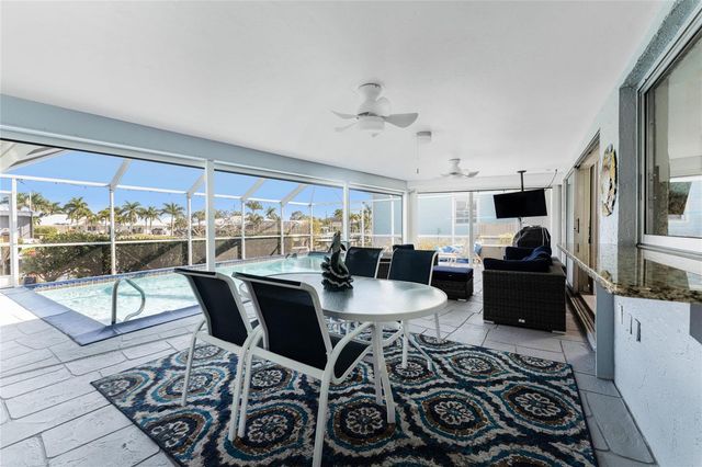 946 MESSINA DR, Punta Gorda, FL 33950