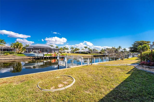 946 MESSINA DR, Punta Gorda, FL 33950
