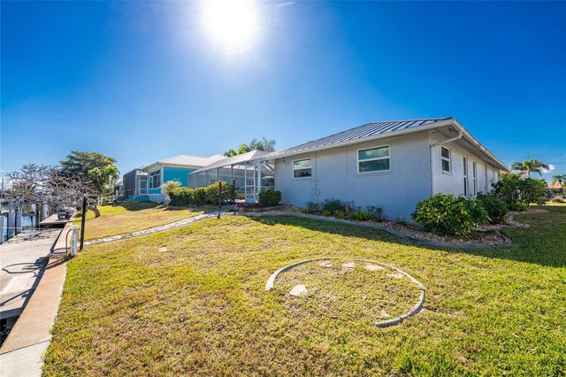 946 MESSINA DR, Punta Gorda, FL 33950