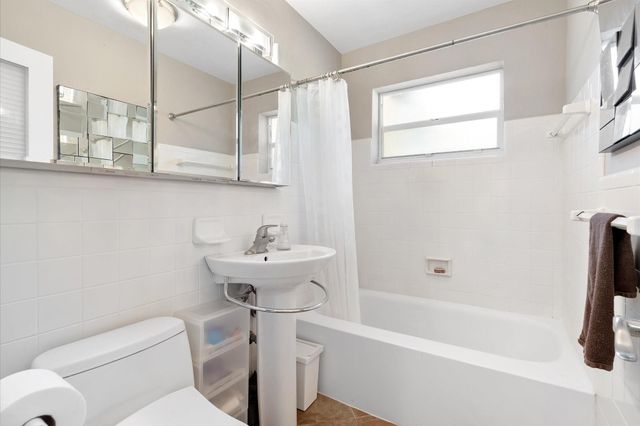 1769 NE 38th Street, Oakland Park, FL 33334