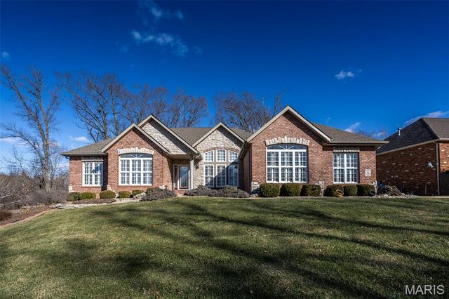 41 Stonebridge Crossing Drive, Maryville, IL 62062