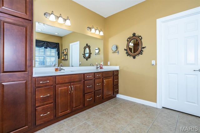 41 Stonebridge Crossing Drive, Maryville, IL 62062