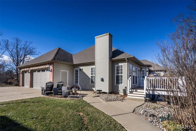 41 Stonebridge Crossing Drive, Maryville, IL 62062