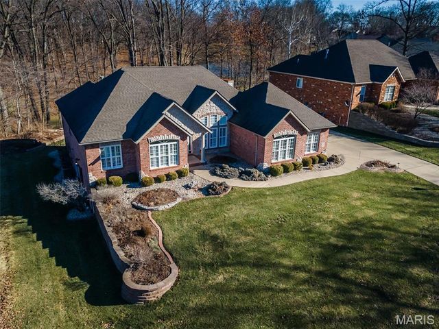 41 Stonebridge Crossing Drive, Maryville, IL 62062