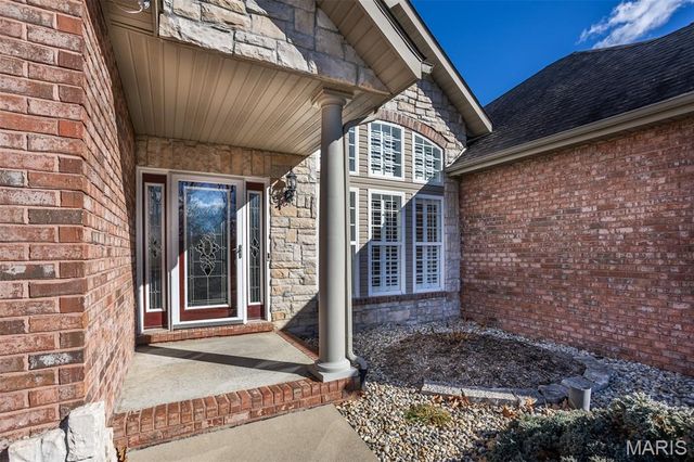 41 Stonebridge Crossing Drive, Maryville, IL 62062