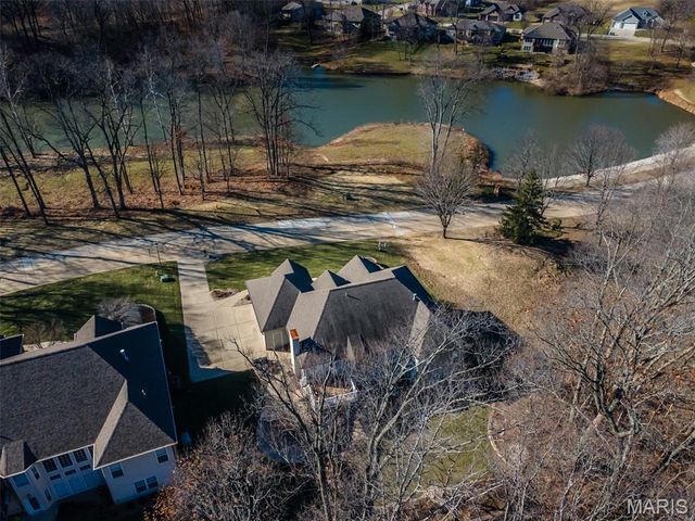 41 Stonebridge Crossing Drive, Maryville, IL 62062