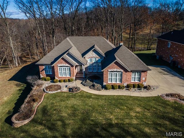41 Stonebridge Crossing Drive, Maryville, IL 62062