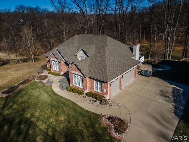 41 Stonebridge Crossing Drive, Maryville, IL 62062