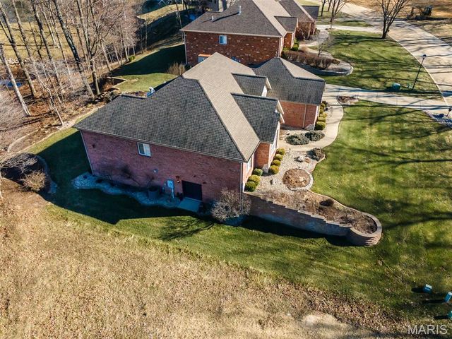 41 Stonebridge Crossing Drive, Maryville, IL 62062
