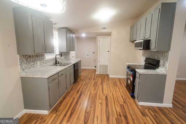 109 Calvin Court, Warner Robins, GA 31093