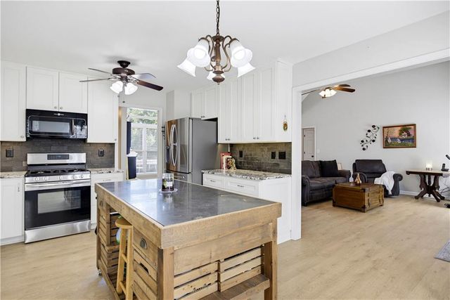 462 Whitby Drive, Douglasville, GA 30134