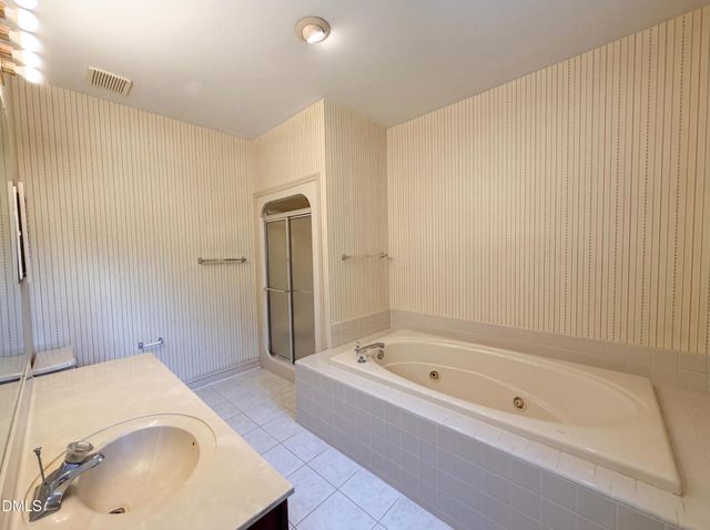 345 Courtyard Lane, Fayetteville, NC 28303