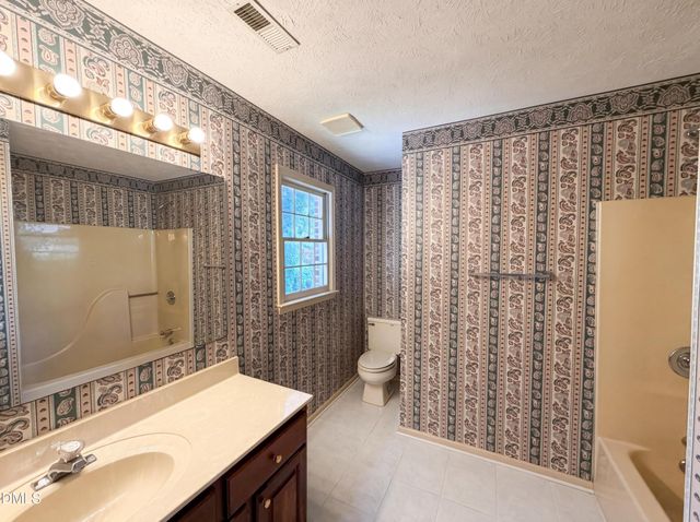 345 Courtyard Lane, Fayetteville, NC 28303