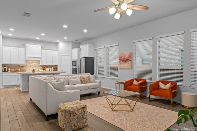 2640 Barkey Spgs, San Antonio, TX 78245