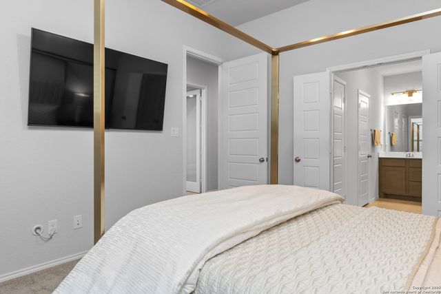 2640 Barkey Spgs, San Antonio, TX 78245