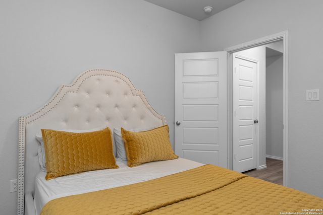 2640 Barkey Spgs, San Antonio, TX 78245