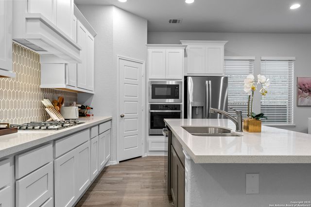 2640 Barkey Spgs, San Antonio, TX 78245