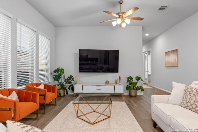 2640 Barkey Spgs, San Antonio, TX 78245