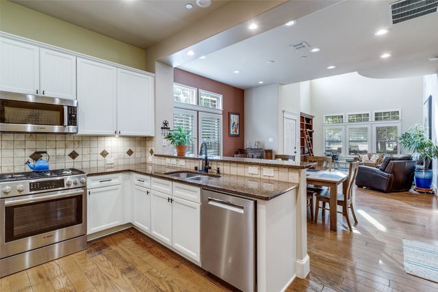 1600 Abrams Road 30, Dallas, TX 75214