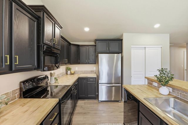 2209 S Lloyd Ct, Spokane, WA 99223