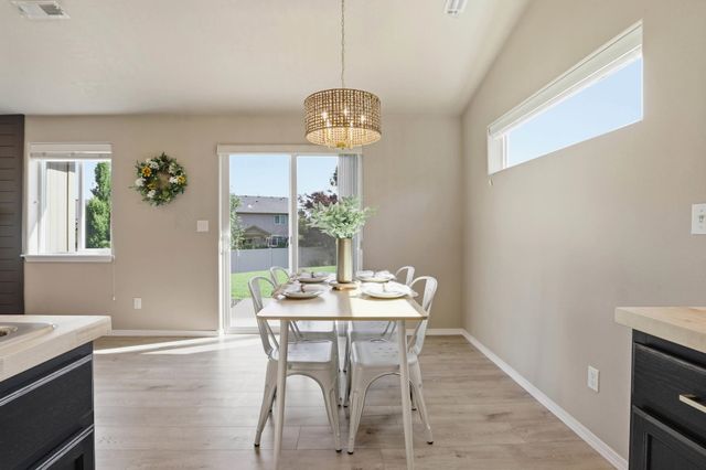 2209 S Lloyd Ct, Spokane, WA 99223