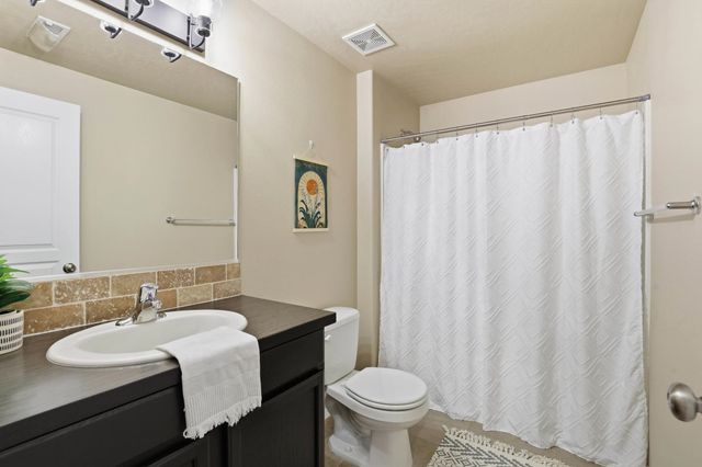 2209 S Lloyd Ct, Spokane, WA 99223