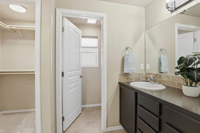 2209 S Lloyd Ct, Spokane, WA 99223