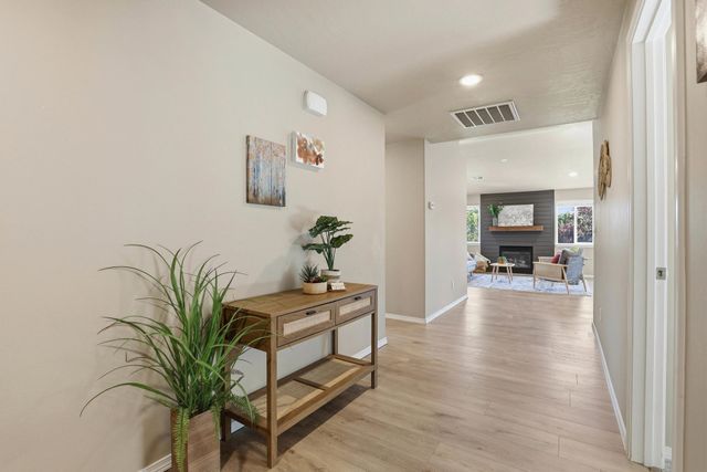 2209 S Lloyd Ct, Spokane, WA 99223