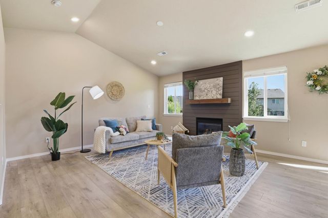 2209 S Lloyd Ct, Spokane, WA 99223