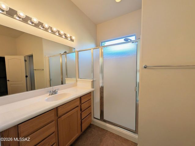 2033 W Acacia Bluffs Drive, Green Valley, AZ 85622