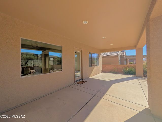 2033 W Acacia Bluffs Drive, Green Valley, AZ 85622