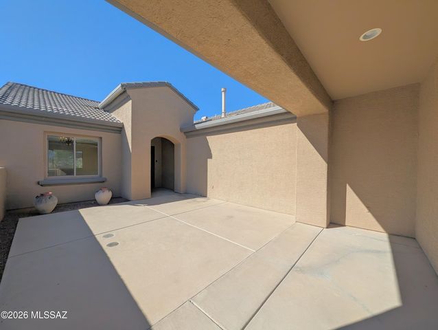 2033 W Acacia Bluffs Drive, Green Valley, AZ 85622
