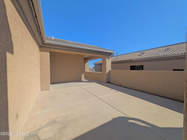 2033 W Acacia Bluffs Drive, Green Valley, AZ 85622