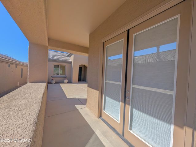 2033 W Acacia Bluffs Drive, Green Valley, AZ 85622