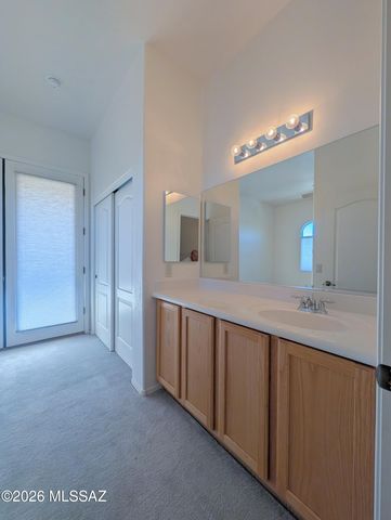 2033 W Acacia Bluffs Drive, Green Valley, AZ 85622