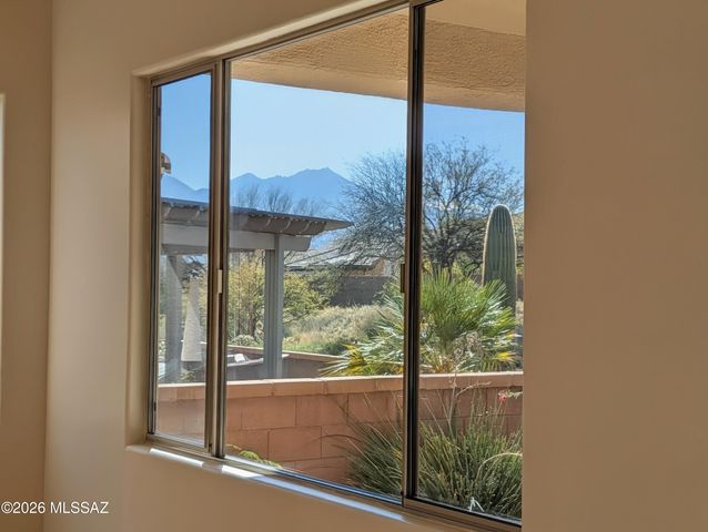 2033 W Acacia Bluffs Drive, Green Valley, AZ 85622