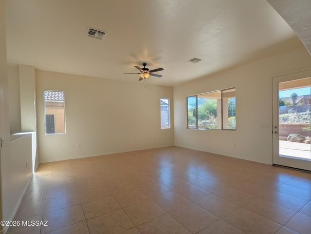 2033 W Acacia Bluffs Drive, Green Valley, AZ 85622