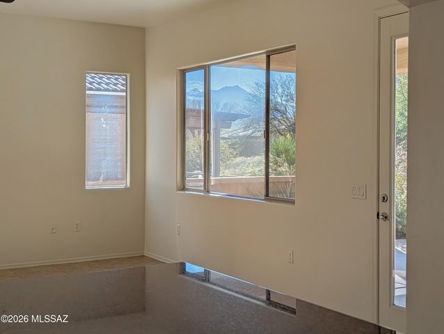 2033 W Acacia Bluffs Drive, Green Valley, AZ 85622