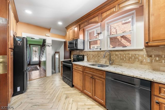 65 Harrison St, Belleville Twp., NJ 07109