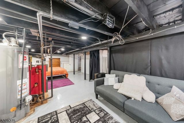 65 Harrison St, Belleville Twp., NJ 07109