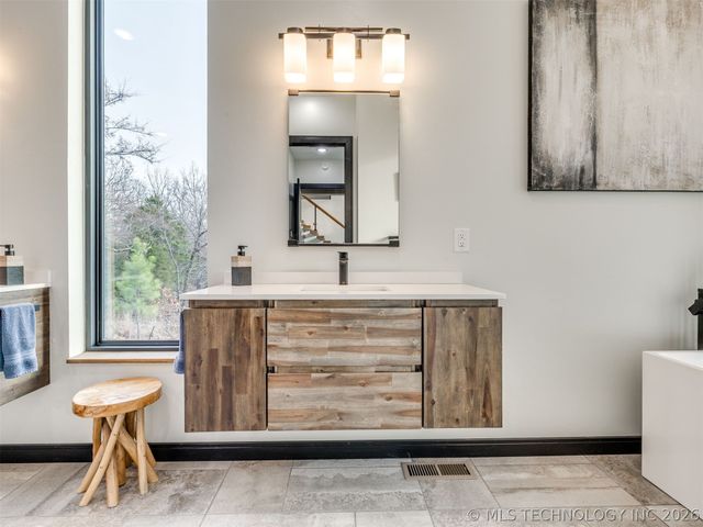 1073 Hidden Ridge Road, Eufaula, OK 74432